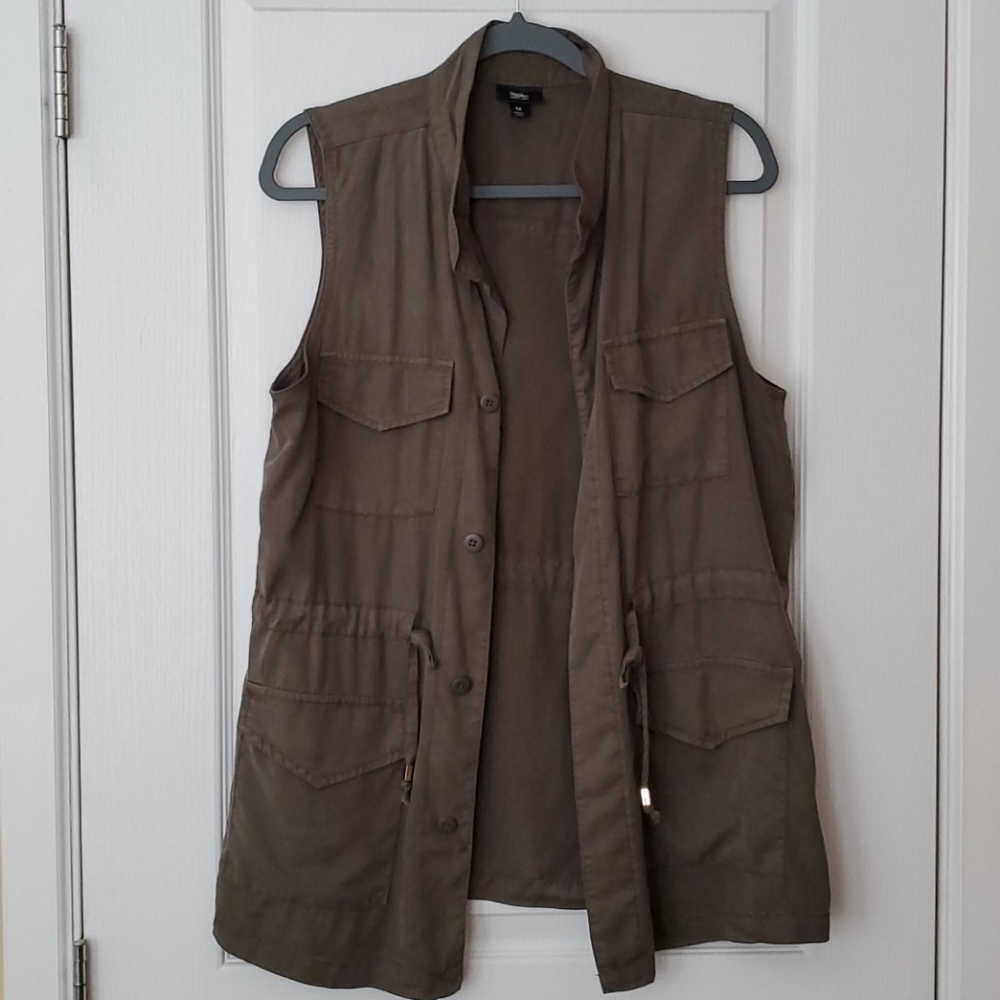 Khaki Sleeveless long vest